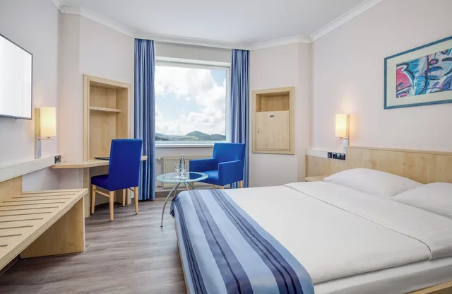 Comfort, Double Bed, Intercity Freiburg 1/3