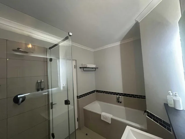 غرفة ديلوكس مزدوجة، The Riverside Hotel 6/6