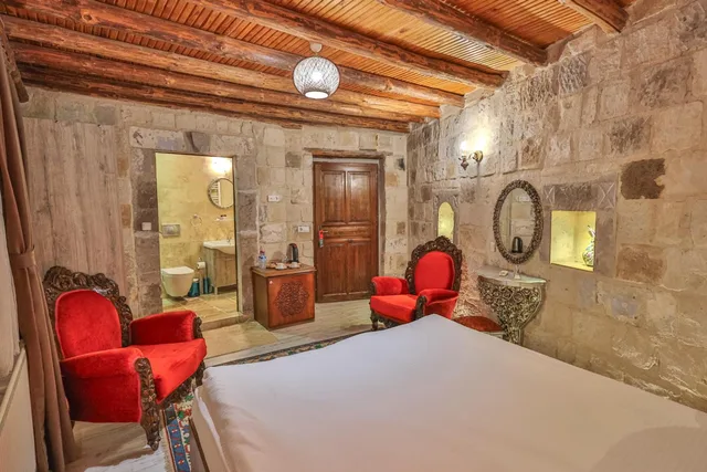 Stone, Traditional، Bedrock Cave Hotel 3/10