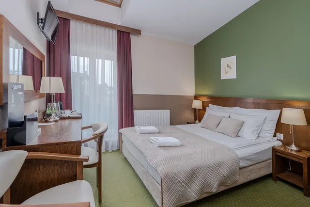 غرفة كلاسيكية مزدوجة بإطلالة على المدينة، Yarden Aparthotel by Artery Hotels 2/6