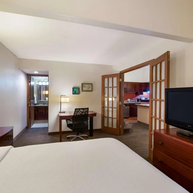 جناح بسريرين كوين مع أريكة، SenS Suites Livermore, SureStay Collection by Best Western 5/6