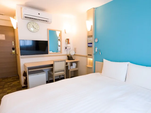 غرفة بسرير كينج للمدخنين، Toyoko Inn Toyotashi Ekimae 2/4
