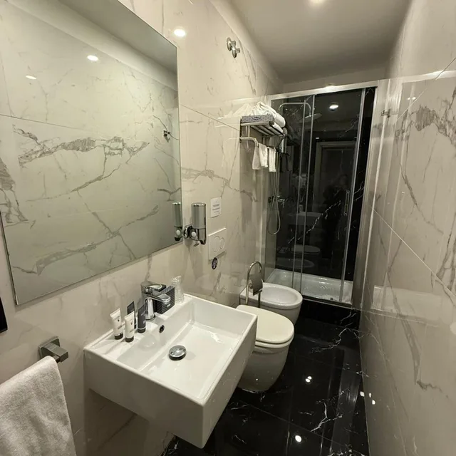 غرفة بسرير مزدوج، Relais Fontana di Trevi 4/7