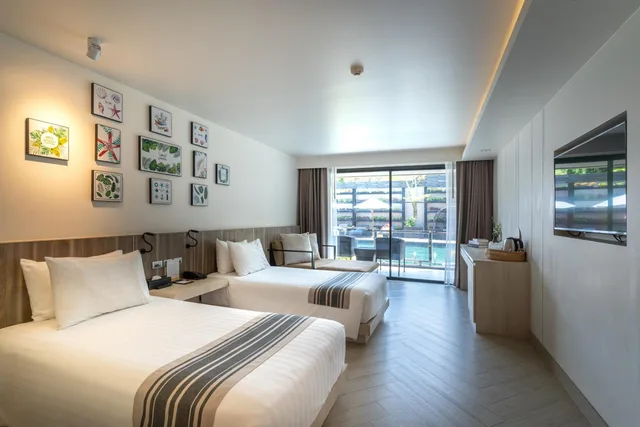Pool Access, Mayaana Beach Resort - Formerly Golden Tulip Pattaya Beach Resort 2/10