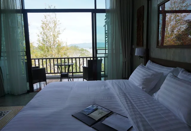 غرفة شهر العسل بسرير كينج، Bansaeo Garden And Resort 1/5
