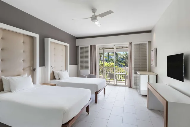 Premium, King Bed, Ocean View, Radisson Blu Azuri Resort and Spa 2/10