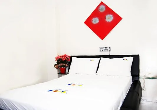 غرفة ديلوكس بسرير مزدوج، Hotel Piramide Paulo VI 2/4