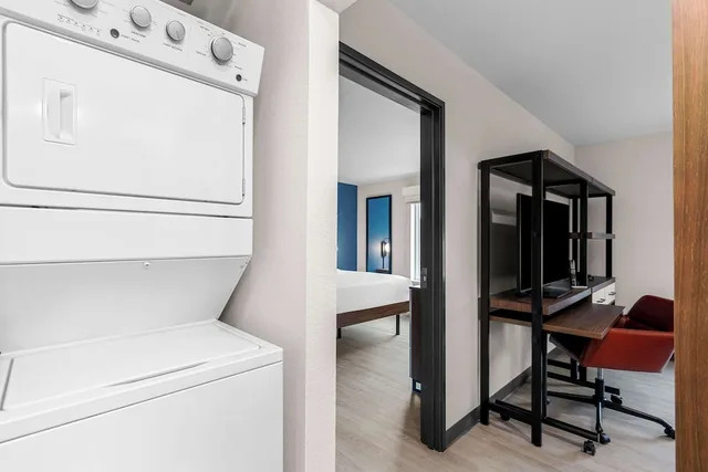 Suite, King Bed, Everhome Suites Fayetteville near Fort Bragg 3/6