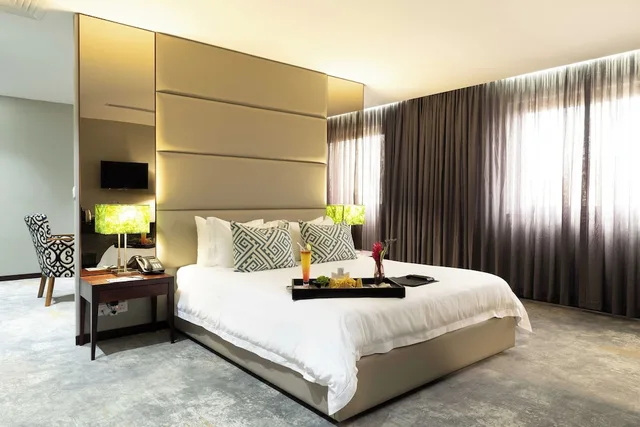 جناح بسرير كوين، Fiesta Residences 1/4