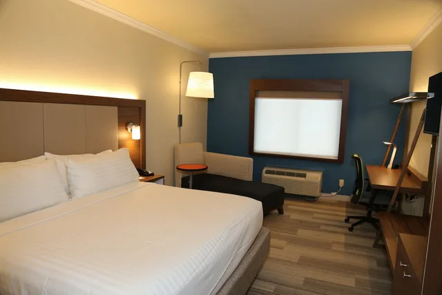 غرفة قياسية بسرير كينج لذوي الإعاقة، Holiday Inn Express Hotel Suites Greenville 1/3