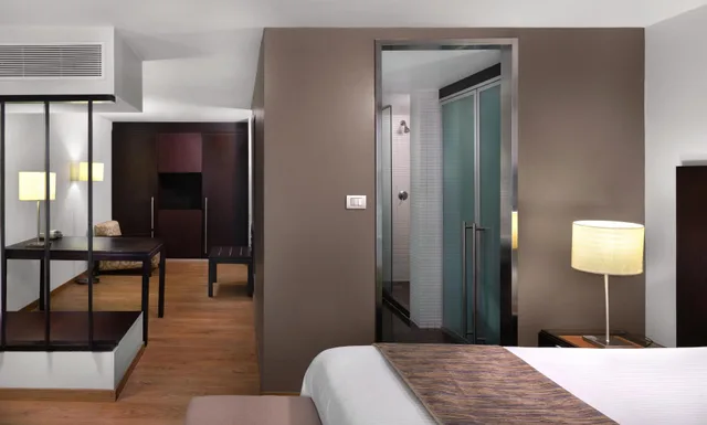 جناح ثلاثي، Exe Suites Reforma 1/2