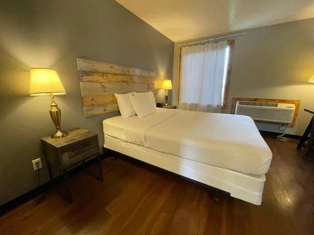 غرفة اقتصادية بسرير كوين، Sunnyside Inn & Suites 8/10