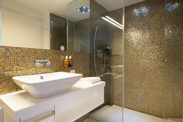 غرفة ديلوكس عائلية بسرير كوين، Hotel D Basel 7/8