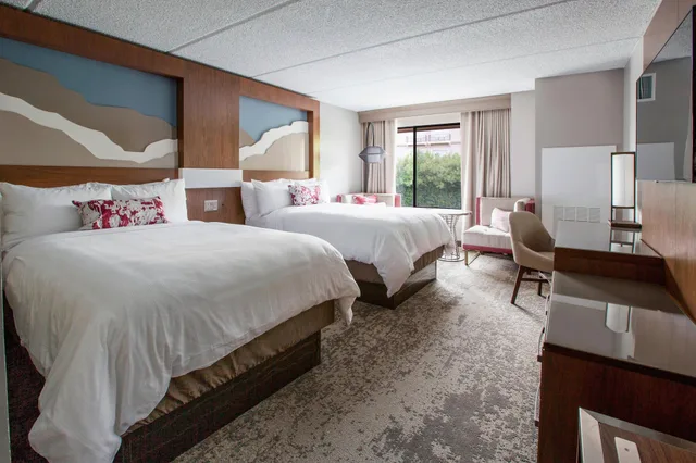 غرفة بسريرين مزدوجين بشرفة في الطابق الأرضي، Napa Valley Marriott Hotel and Spa 1/10