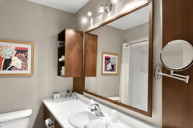غرفة بسريرين كوين، Hotel Le Versailles 3/4