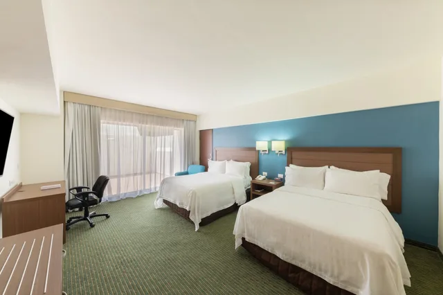 غرفة قياسية بسريرين كوين لذوي الإعاقة، Holiday Inn GUADALAJARA EXPO 2/5