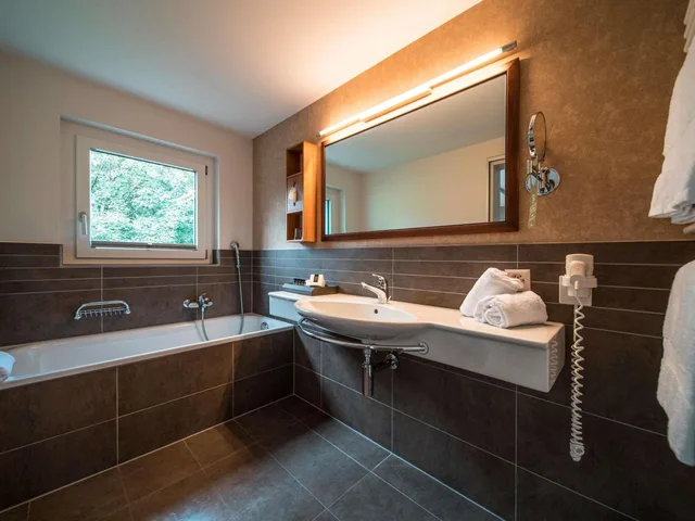 Junior Suite, Double Bed, Balcony, Hotel Royal St Georges Interlaken MGallery 6/7