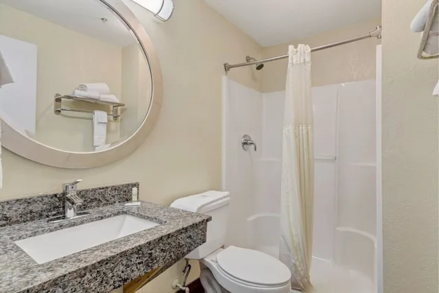 غرفة أساسية بسريرين مزدوجين، Savannah Garden Hotel 6/6
