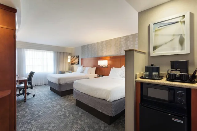 غرفة بسريرين كوين مع أريكة لذوي الإعاقة، Courtyard by Marriott Oklahoma City North/Quail Springs 2/7