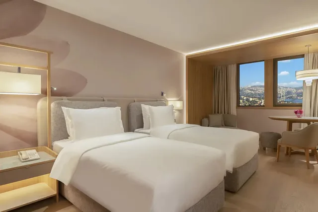غرفة بسريرين منفصلين بإطلالة، Movenpick Hotel Istanbul Bosphorus 4/6