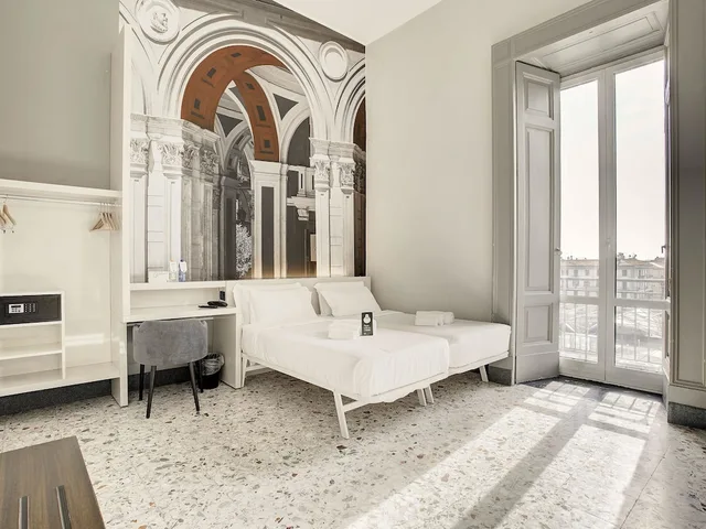 غرفة سوبيريور بسريرين منفصلين، B&B Hotel Napoli 1/5