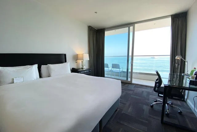 Junior Suite, King Bed, Ocean Front، Wyndham Garden Antofagasta Pettra 3/9