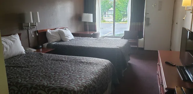 Room, 2 Double Beds, Days Inn By Wyndham Ashland 3/5