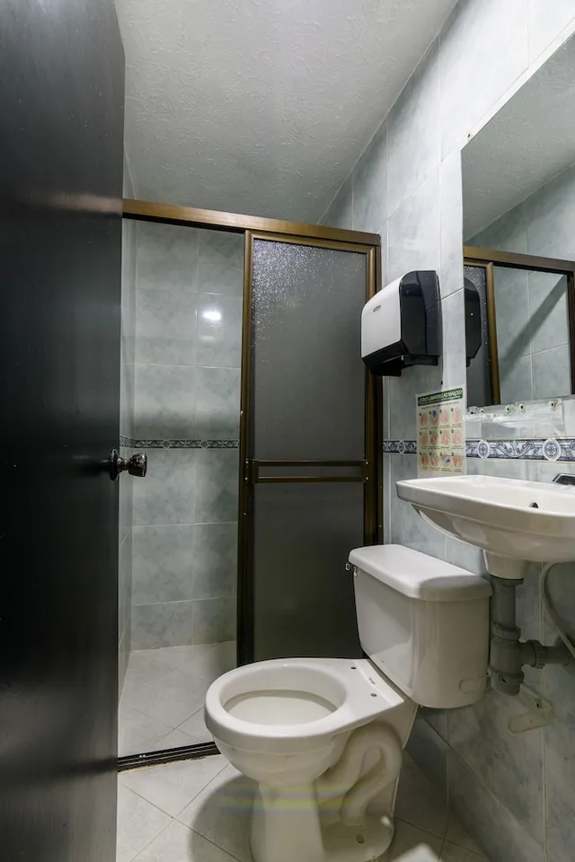 غرفة قياسية بسريرين منفصلين، Hotel Med Colombia 6/6
