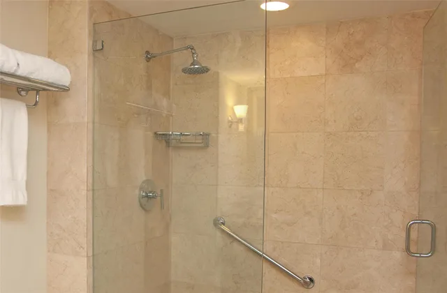 Suite, 2 Queen Beds, Waterway View، GALLERYone - a DoubleTree Suites by Hilton Hotel 2/2