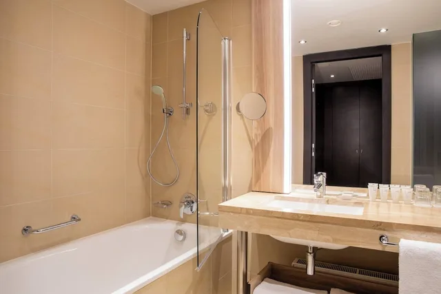 غرفة قياسية بسرير كينج بإطلالة على المدينة، AC Hotel by Marriott Bratislava Old Town (ex Austria Trend Hotel) 3/4