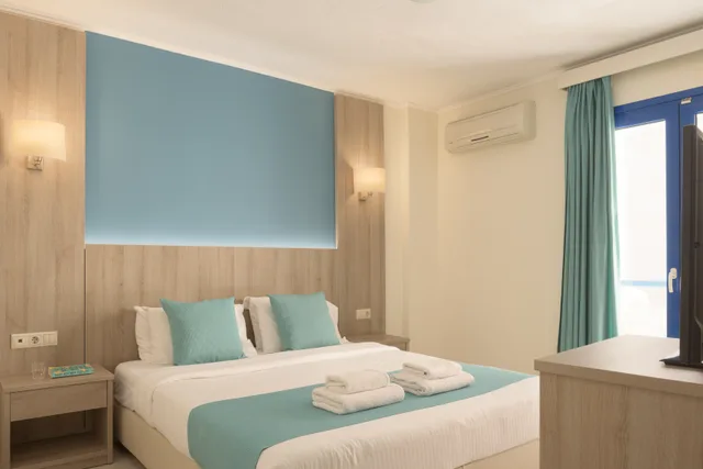 Superior, Double or Twin Bed, Central Hersonissos Hotel 2/3