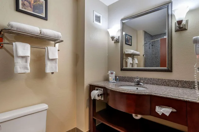 غرفة بسريرين كوين، Comfort Inn & Suites Clinton - Jackson West 5/5