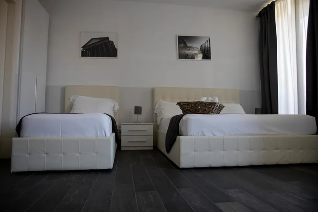 غرفة ثلاثية، Arch Rome Suites 2/8