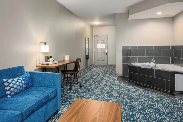 جناح بسريرين كوين بغرفة نوم واحدة مع أريكة لذوي الإعاقة، Country Inn & Suites By Radisson Manchester Airport Nh 4/6