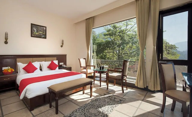 غرفة بريميوم بسرير مزدوج بشرفة بحوض استحمام، Shaantam Resorts 3/5