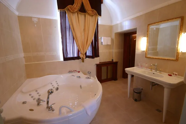 جناح غراند، Hotel Leopold I 2/6