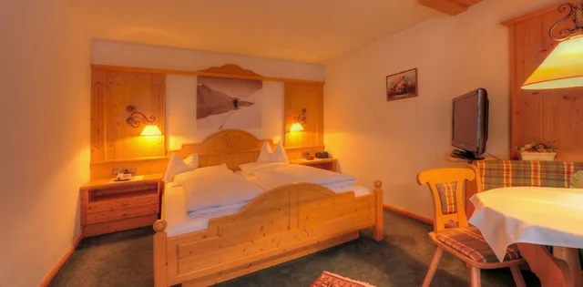 غرفة قياسية بسرير كينج بشرفة، Hotel St Georg 1/7