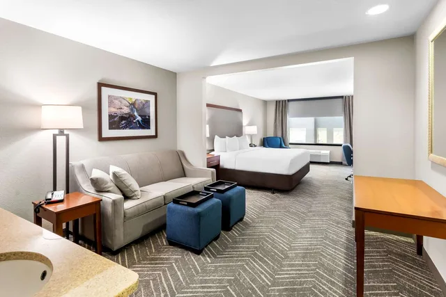 جناح بسرير كينج لذوي الإعاقة، Comfort Inn and Suites Mountain Iron And Virginia 2/2