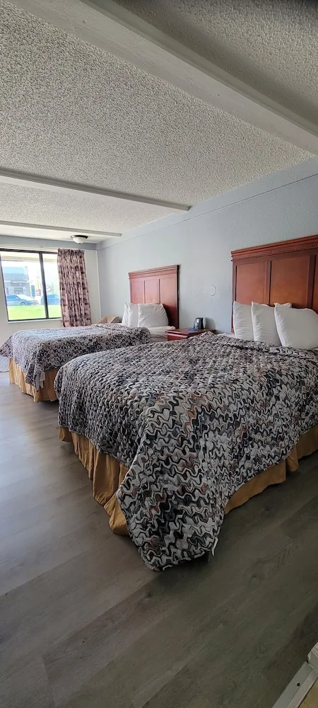 غرفة قياسية بسريرين مزدوجين، Rodeway Inn Auburn Hills - Detroit 6/8