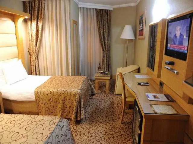 Connecting, Family, Grand Star Hotel Bosphorus 4/5