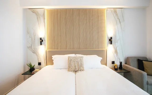 Superior, Lateral Side Sea View, Accessible، Cavo Maris Beach Hotel 2/3