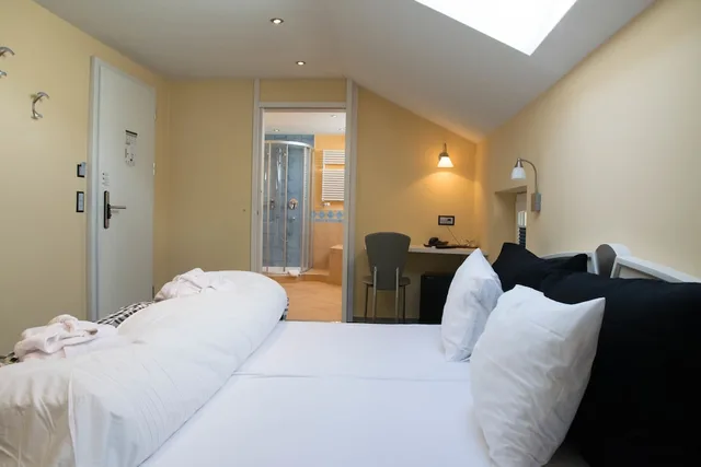 غرفة عائلية بأربعة أسرّة، Hotel Europa 1/6