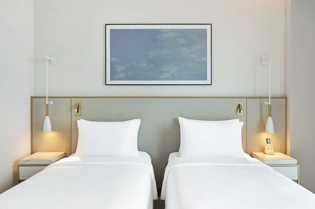 غرفة ديلوكس بسريرين منفصلين بشرفة، Vida Beach Resort Marassi Al Bahrain 2/4