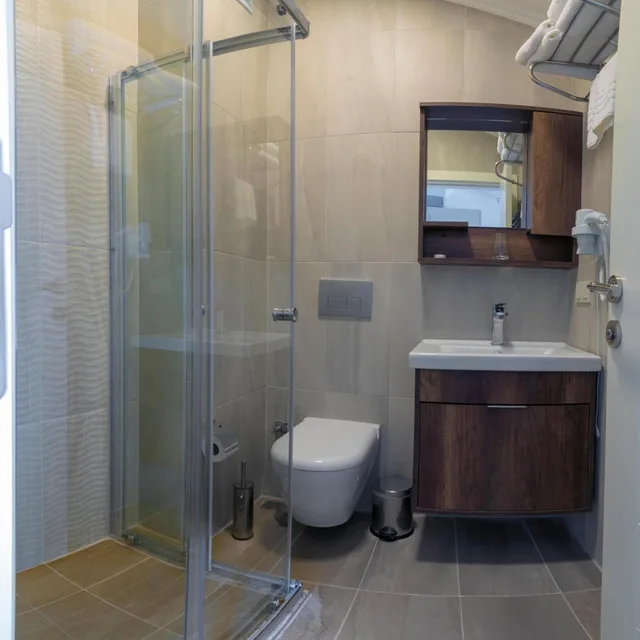Family Suite, King Bed, Joy Suites Hotel 3/5