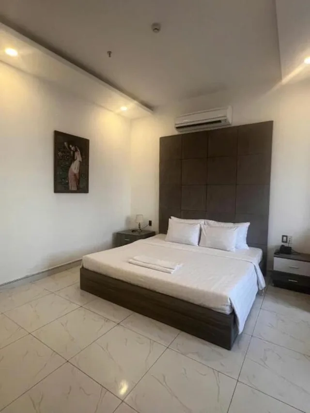 Standard, Queen Bed, White Diamond Hotel - Airport 1/4