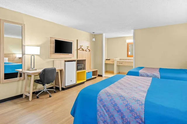 جناح استوديو بسريرين مزدوجين، Days Inn by Wyndham Lafayette Near Lafayette Airport 3/8