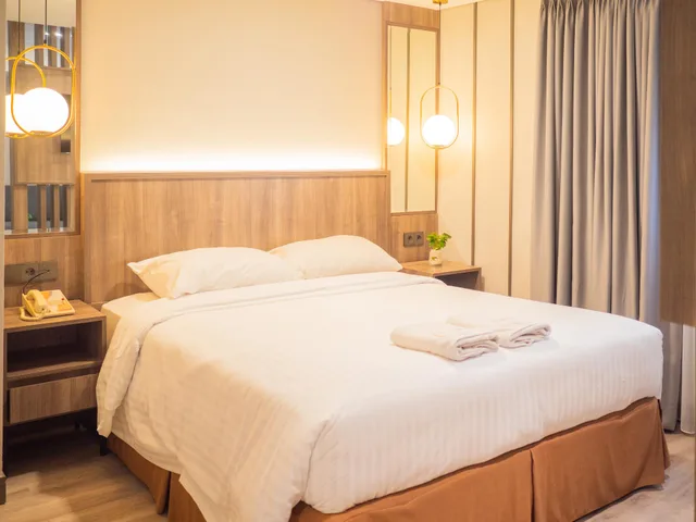 غرفة تنفيذية بسرير مزدوج، Grand Tropic Suites Jakarta 3/3