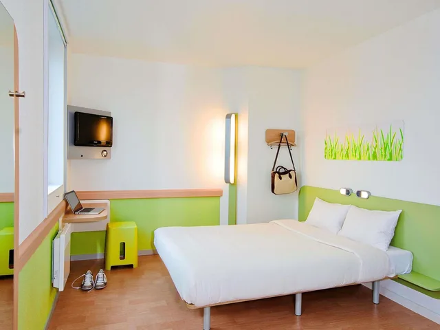 Room, Queen Bed, Ibis Budget Bilbao Arrigorriaga 3/10
