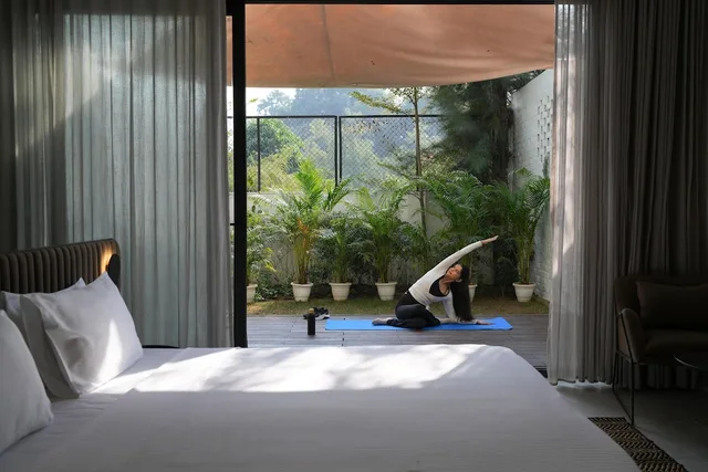 جناح بسرير كينج مع أريكة، Resort Country Club, Manesar-WorldHotels Distinctive 3/10