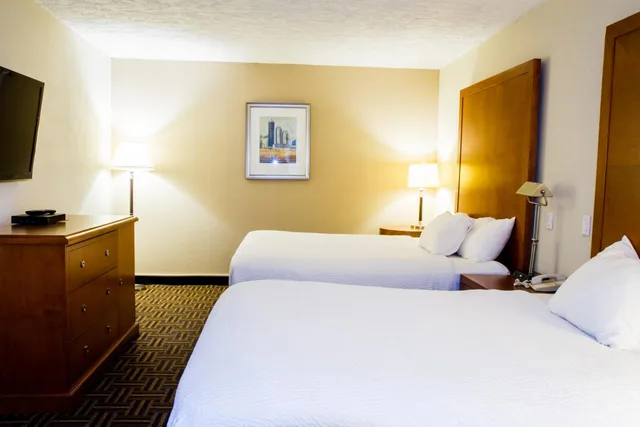 جناح بسرير كوين، Wyndham Garden Medicine Hat Conference Center 5/10